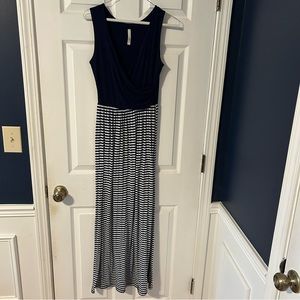 Gilli Navy Blue Stripe Maxi Dress in size Small